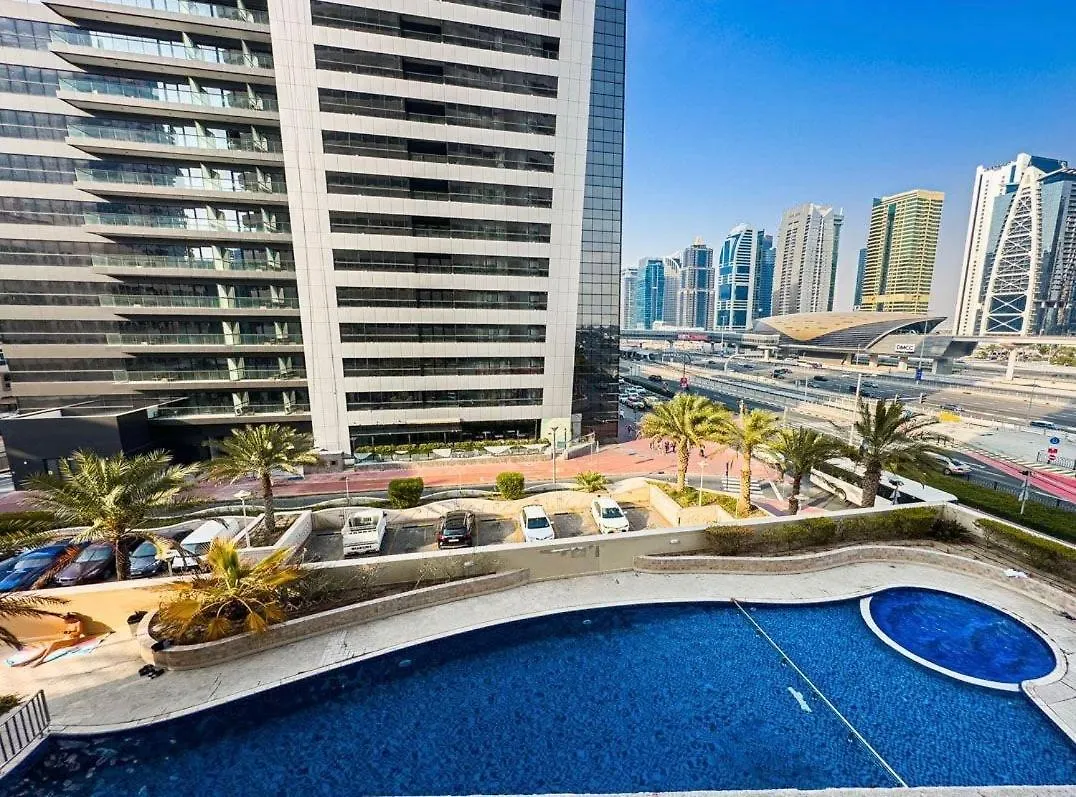 Amazing 1 Bed Room Apartment In Dubai Marina